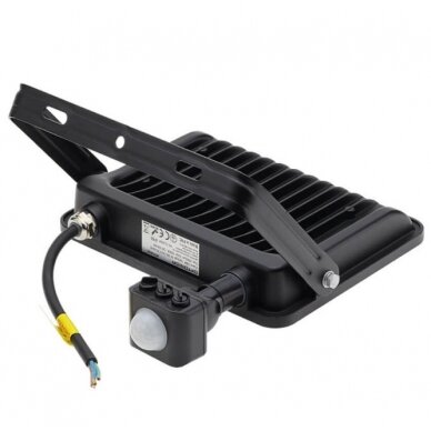 LED prožektorius, juodas, PIR jutiklis, 50W, 120°, neutrali balta šviesa 2 LED prožektorius, juodas, PIR jutiklis, 50W, 120°, neutrali balta šviesa 2