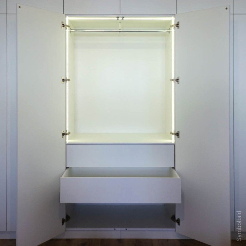 LED Strip 4.8W/m, 300Lm/m, 12V, Pro, Warm Light 3 LED Strip 4.8W/m, 300Lm/m, 12V, Pro, Warm Light 3