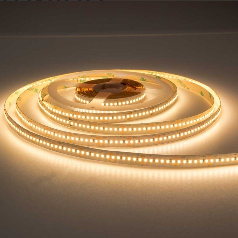 LED juosta, 32W/m, 2500Lm/m, 24V, šilta balta šviesa 2 LED juosta, 32W/m, 2500Lm/m, 24V, šilta balta šviesa 2